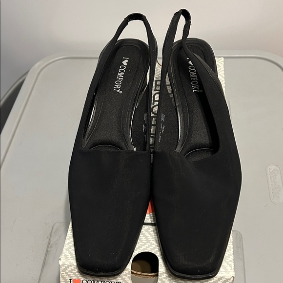 Women's Black Slingback Flats - Picture 3 of 3